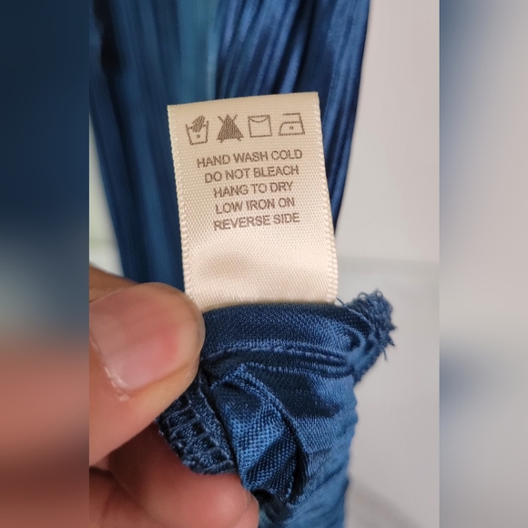 Sincerely Jules - Belted Pleated Maxi Dress - Teal Blue - Size SMALL - Picture 12 of 12